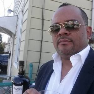 Meet your Posher, Robert luis